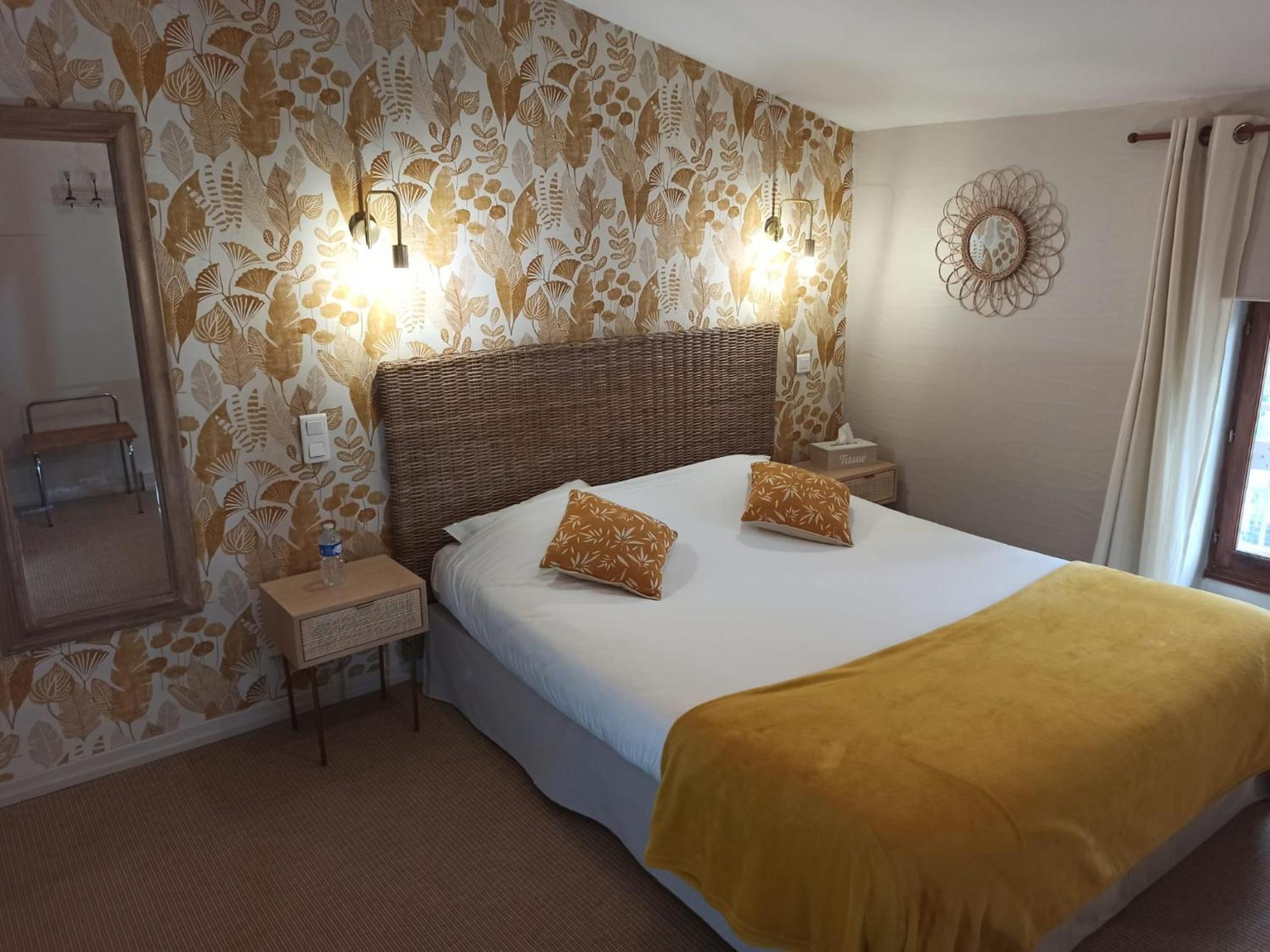 Logis Hotel Le Prince Noir Serignac-sur-Garonne Exterior photo