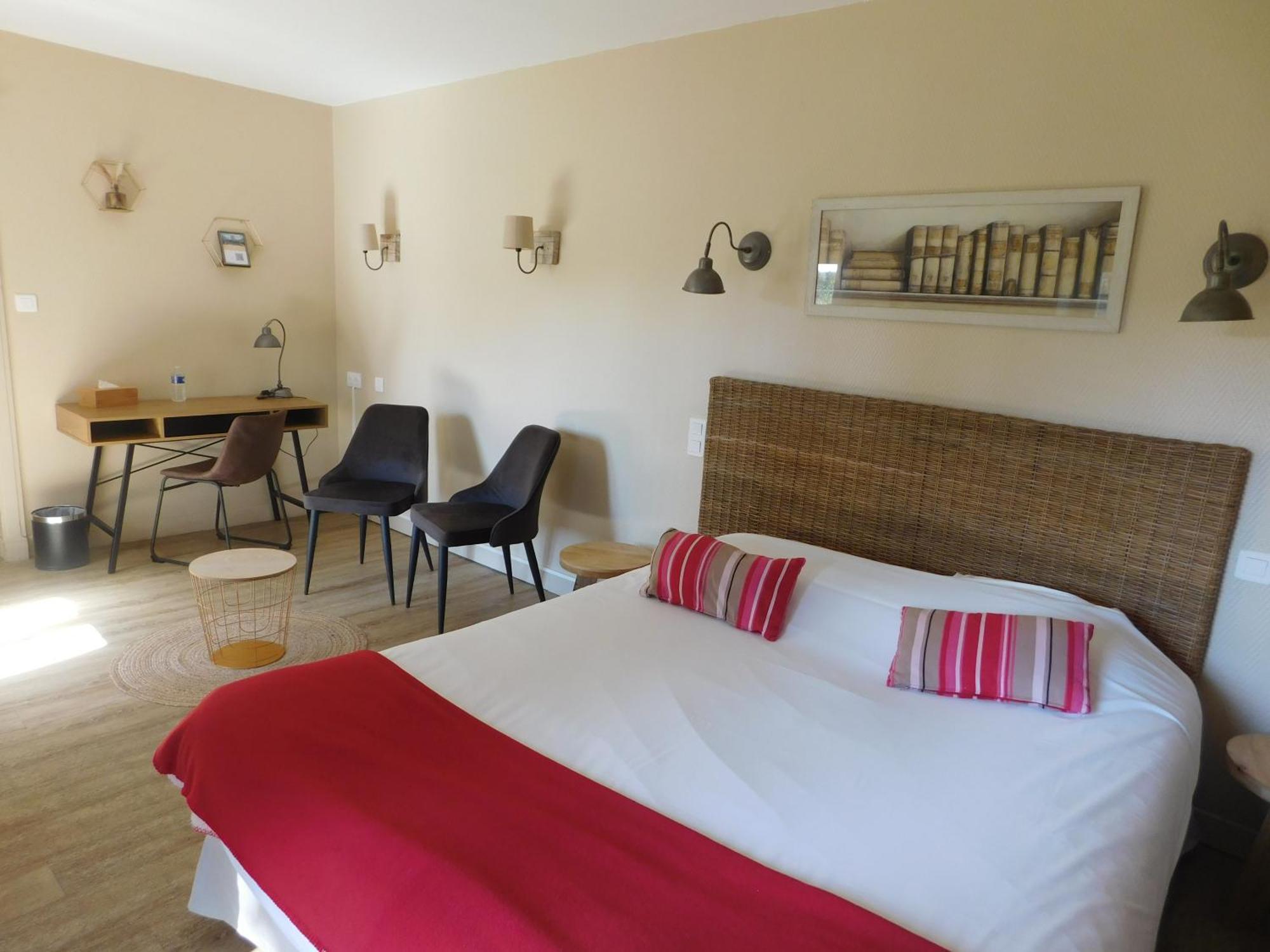Logis Hotel Le Prince Noir Serignac-sur-Garonne Exterior photo