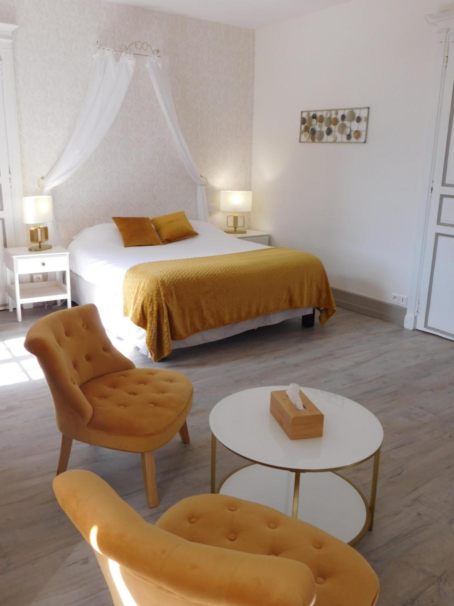 Logis Hotel Le Prince Noir Serignac-sur-Garonne Exterior photo