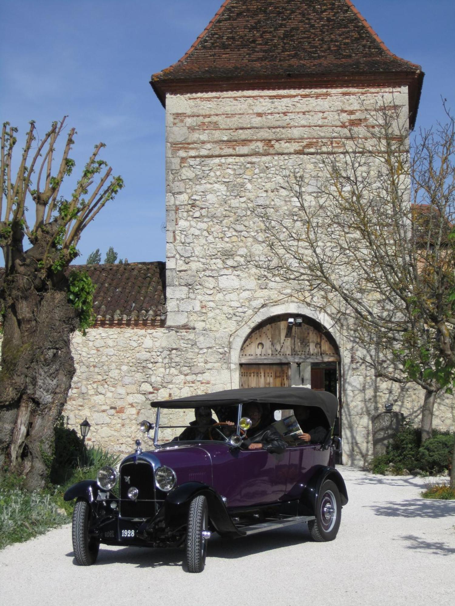 Logis Hotel Le Prince Noir Serignac-sur-Garonne Exterior photo
