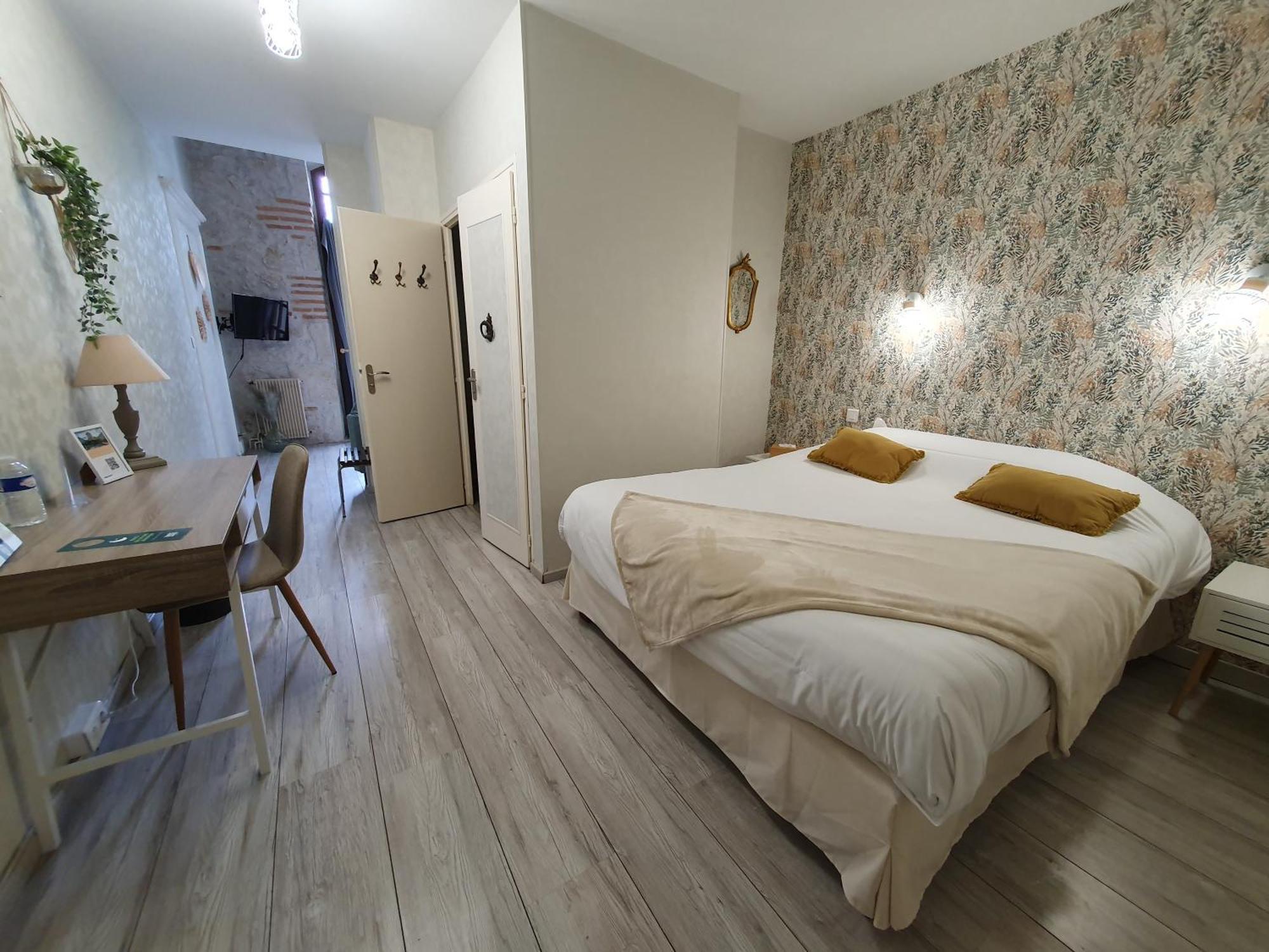 Logis Hotel Le Prince Noir Serignac-sur-Garonne Exterior photo