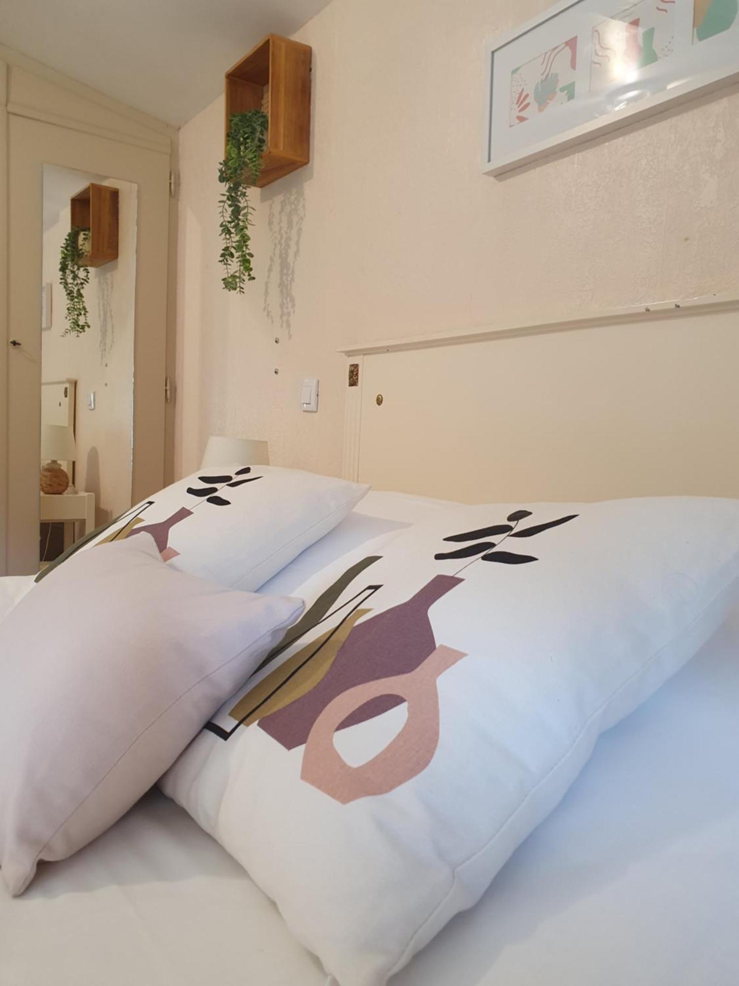 Logis Hotel Le Prince Noir Serignac-sur-Garonne Exterior photo