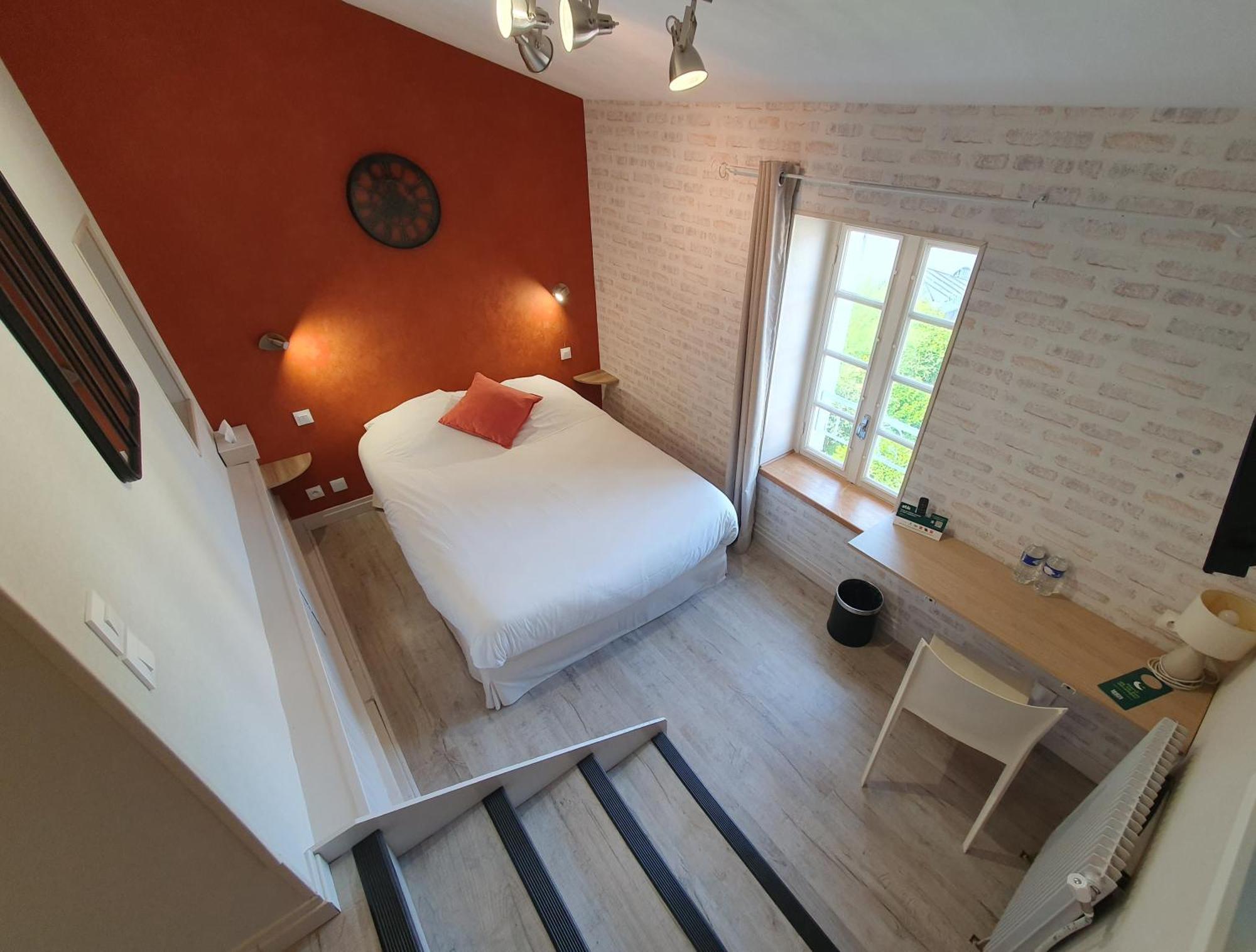 Logis Hotel Le Prince Noir Serignac-sur-Garonne Exterior photo