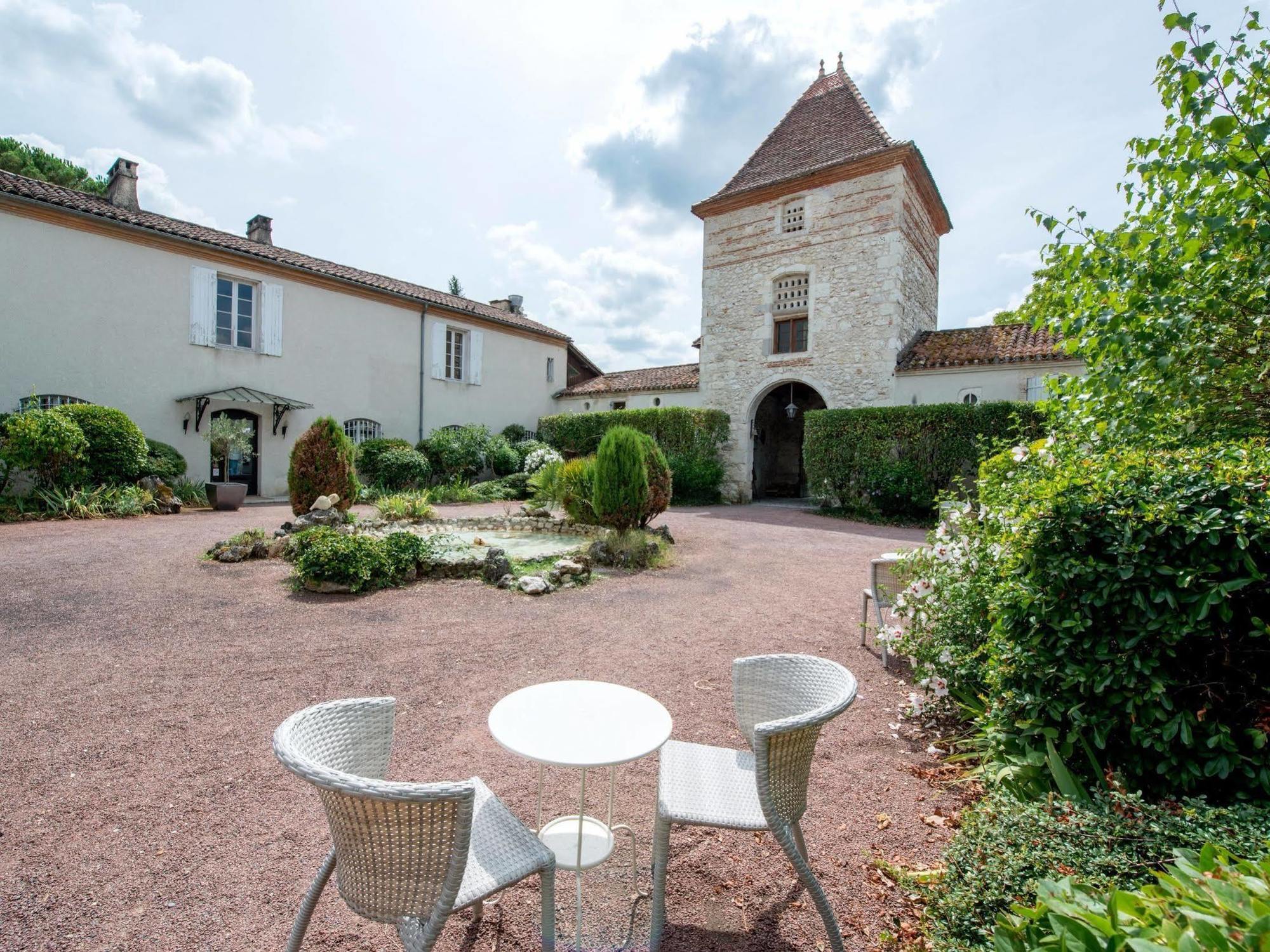 Logis Hotel Le Prince Noir Serignac-sur-Garonne Exterior photo